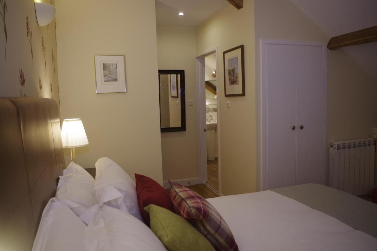 Chambres & Table D'Hotes De La Vieille Ferme Salon-la-Tour Εξωτερικό φωτογραφία