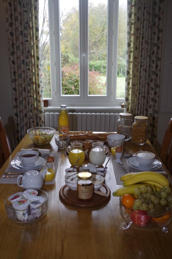 Chambres & Table D'Hotes De La Vieille Ferme Salon-la-Tour Εξωτερικό φωτογραφία