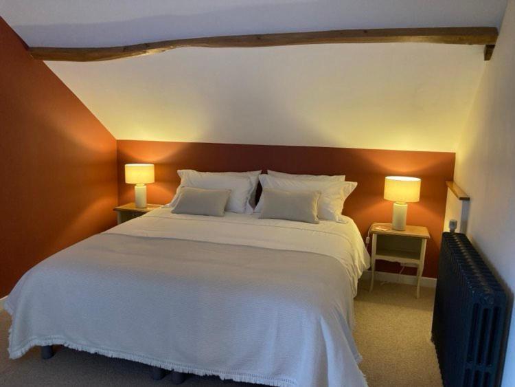 Chambres & Table D'Hotes De La Vieille Ferme Salon-la-Tour Εξωτερικό φωτογραφία